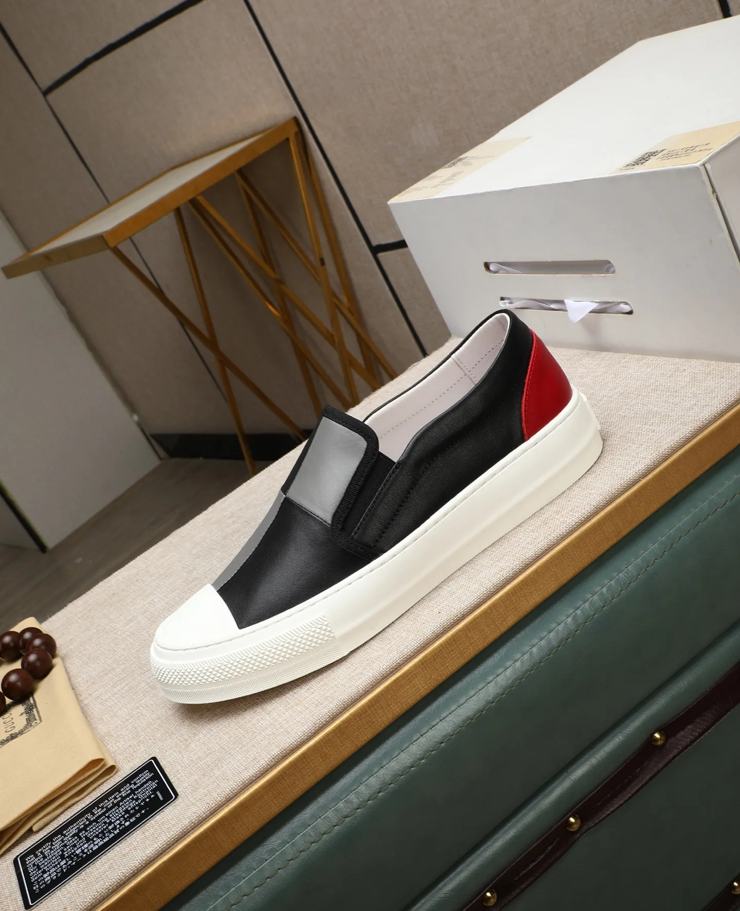 Men's men's shoes 💰440 GUCCI🔍🔍The latest model is on sale at the same time at the counter. Original calfskin imported from Italy, genuine leather lining, (high-end, noble, and classy) with exquisite workmanship. Sole: Original sole provided by the original factory, ⚠Exclusive double-layer movable molded sole super comfortable⚠, real shot 🎬The real thing is better🔍🔍"High quality·Follow the order" Code number 38-44